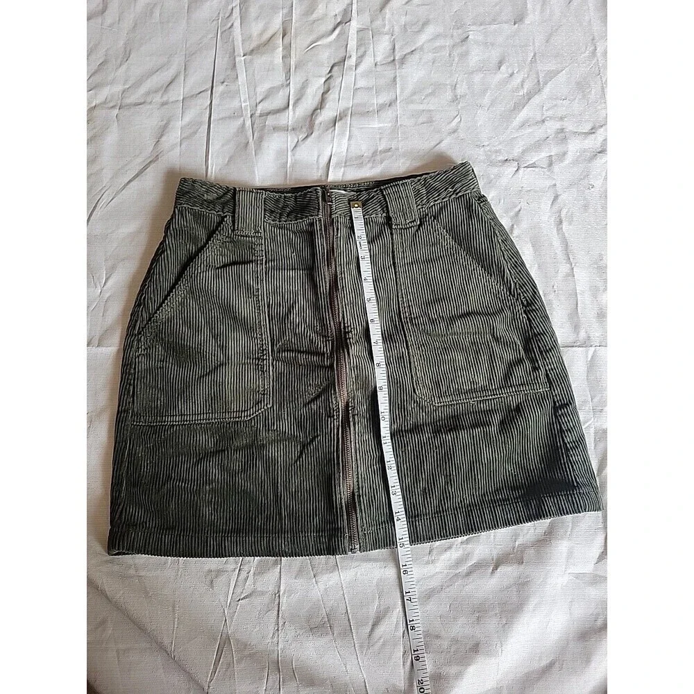 Hollister Dark Green Corduroy Skirt Size 9 Front Zip Junior Ultra High Rise